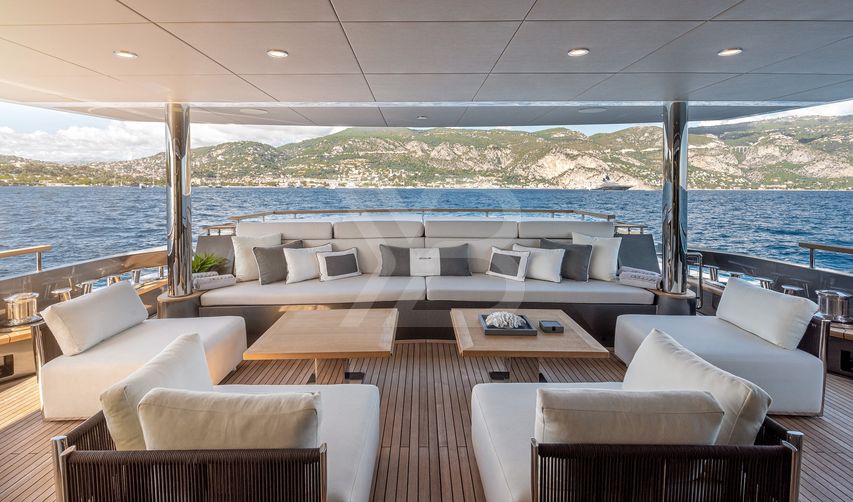 Oculus yacht exterior 5