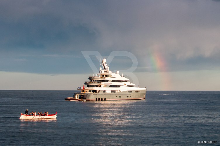 Aviva yacht exterior 17