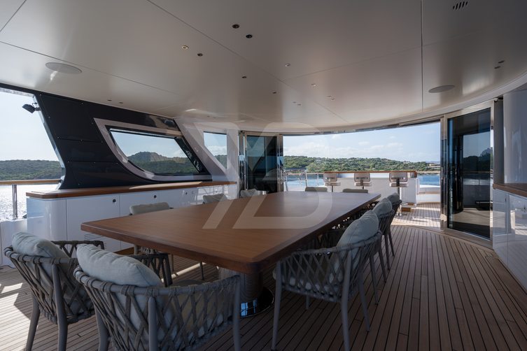 Oreos yacht interior 3