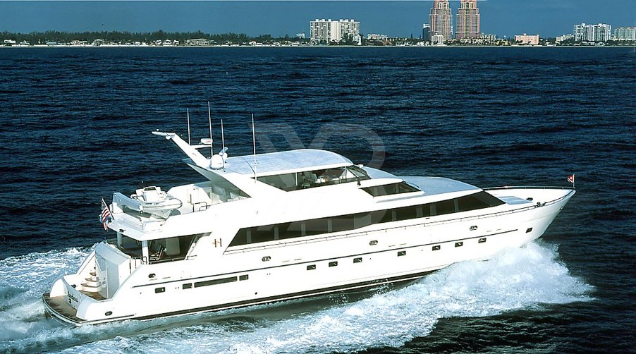 Sanctuary yacht exterior 3