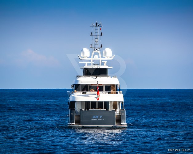 Totem yacht exterior 12