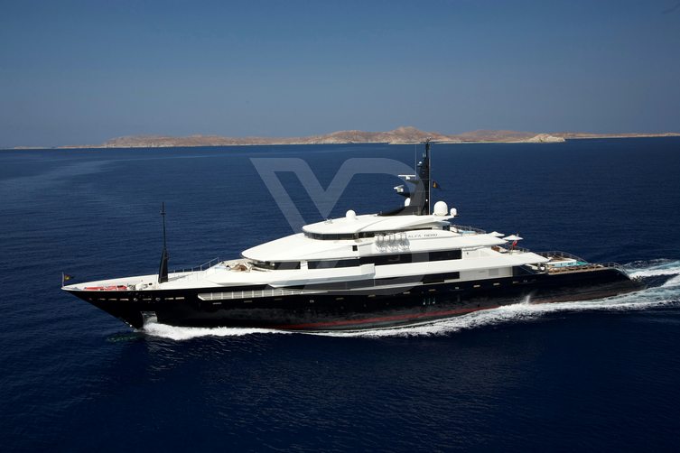 Alfa Nero yacht exterior 2