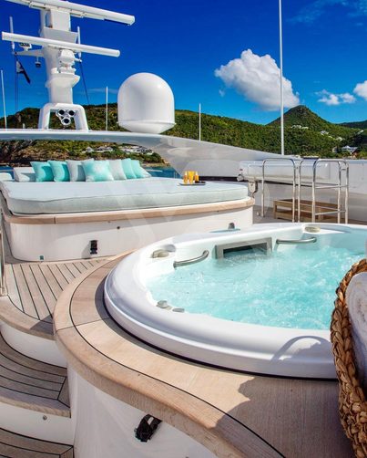 Balista yacht exterior 15