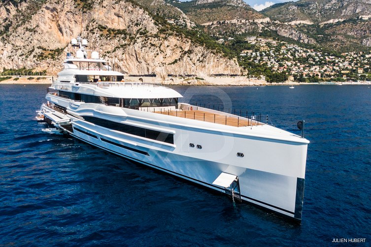 Mar yacht exterior 43