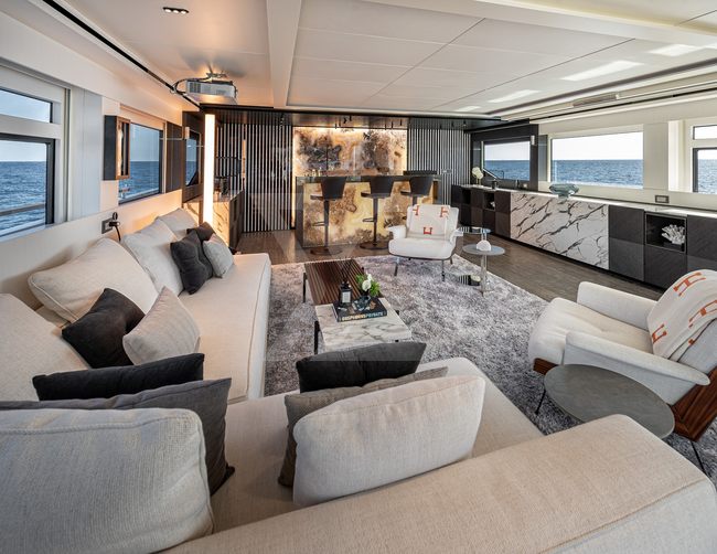 Oculus yacht interior 8