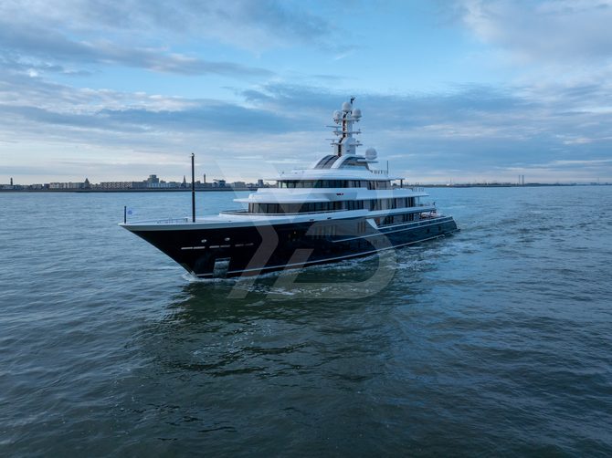 Moonstone yacht exterior 4