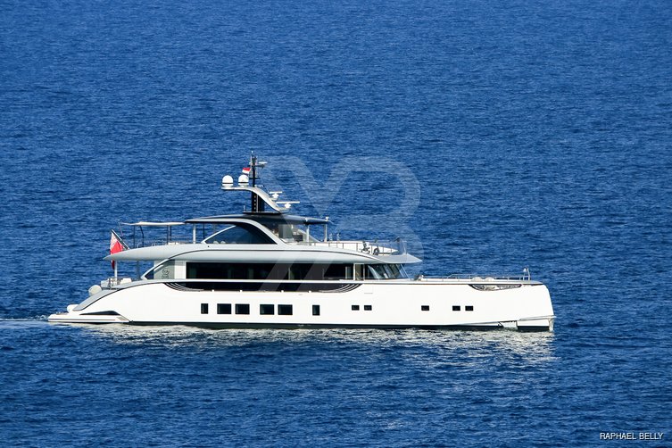 Spring yacht exterior 5
