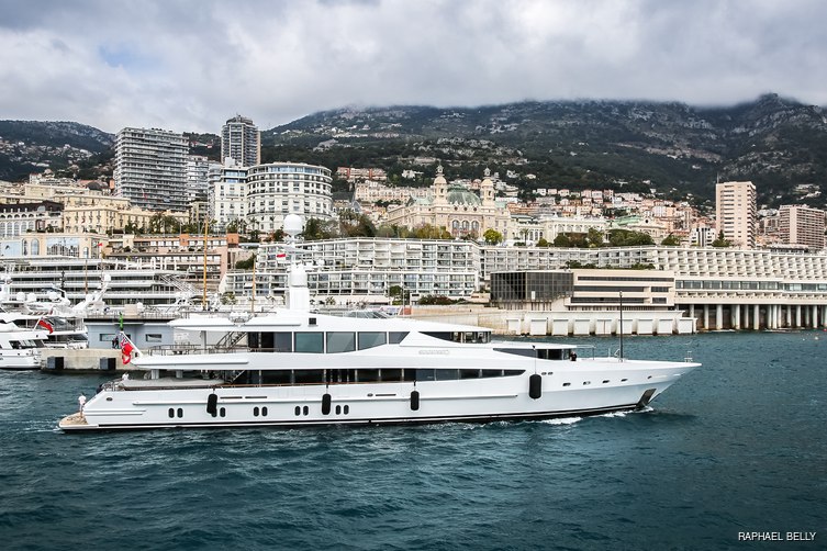 Friendship yacht exterior 2