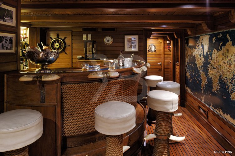 Christina O yacht interior 14