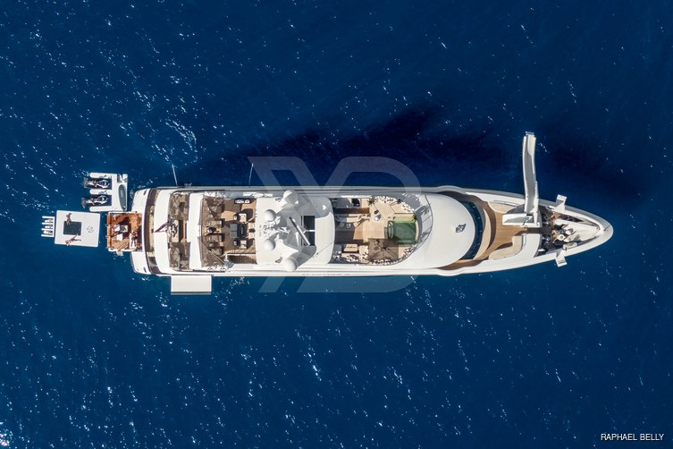 Illusion V yacht exterior 9