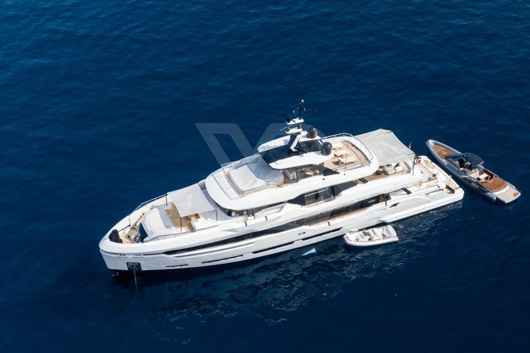 Astera yacht exterior 11