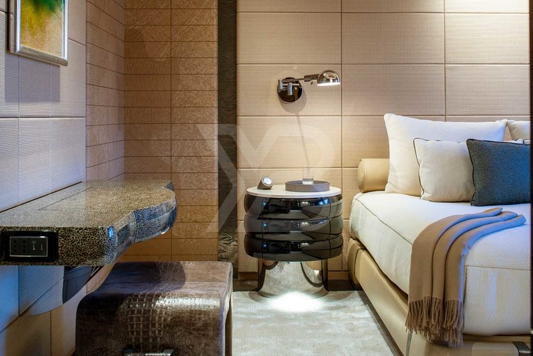 DreAMBoat 1 yacht interior 15