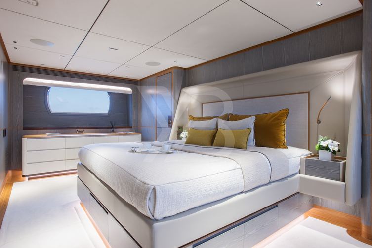 Wild Duck yacht interior 16