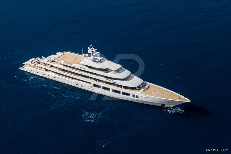 Infinity yacht exterior 8