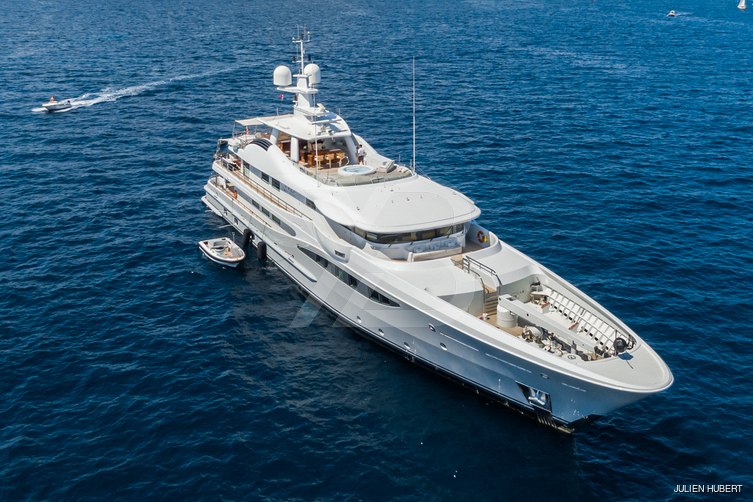 Were Dreams yacht exterior 3