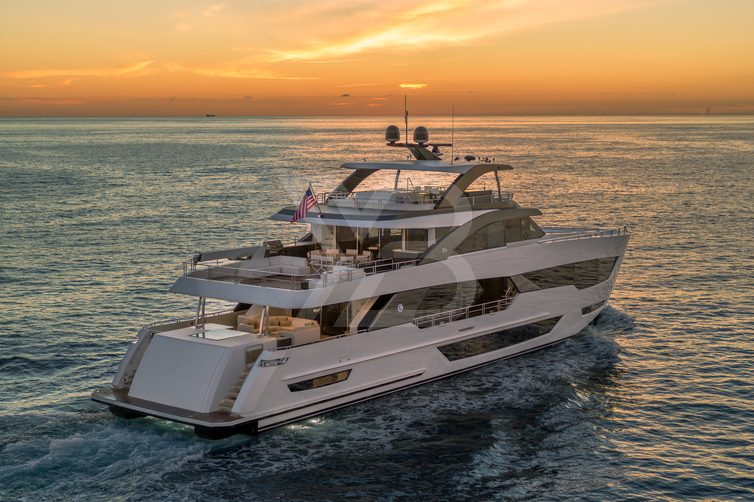 Möbius yacht exterior 3