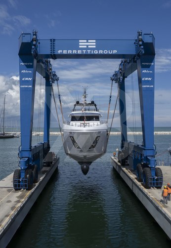 Queen J III yacht exterior 4