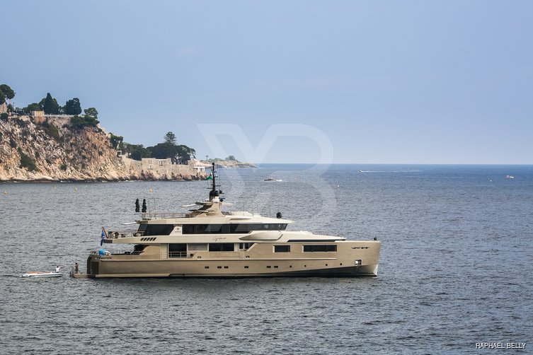 Maverick yacht exterior 9