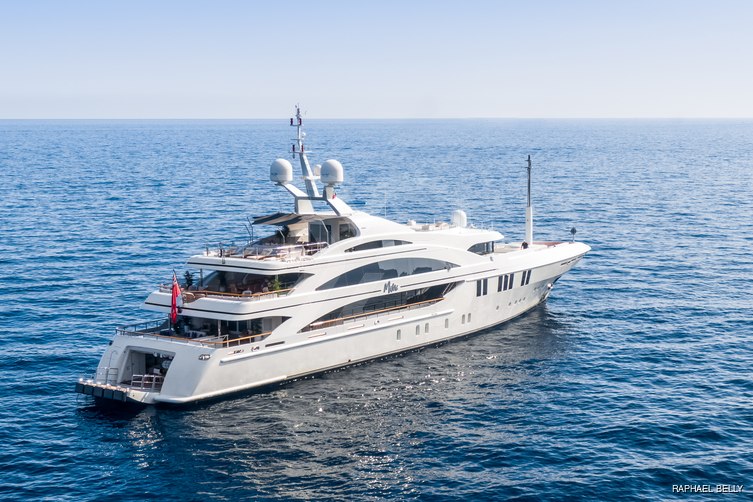 La Blanca yacht exterior 21