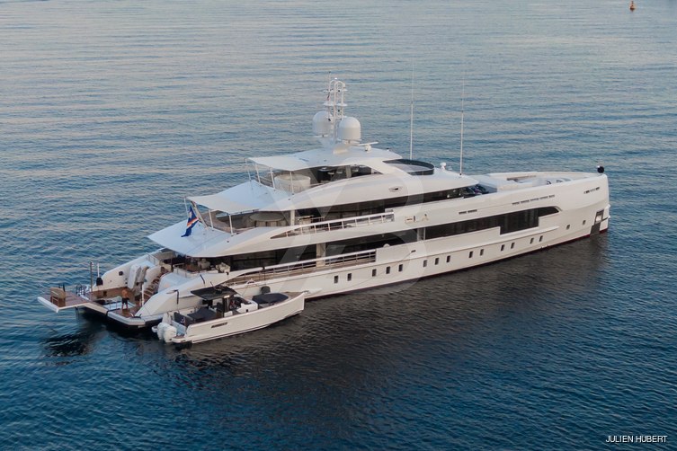 Ela yacht exterior 43