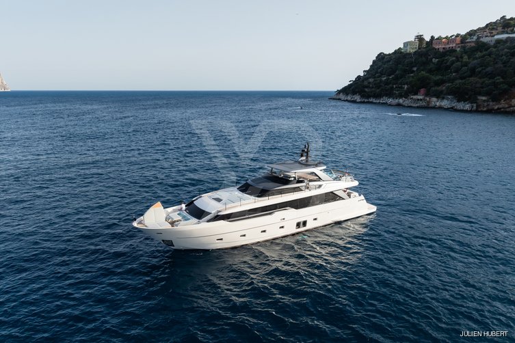 Kapusha yacht exterior 5