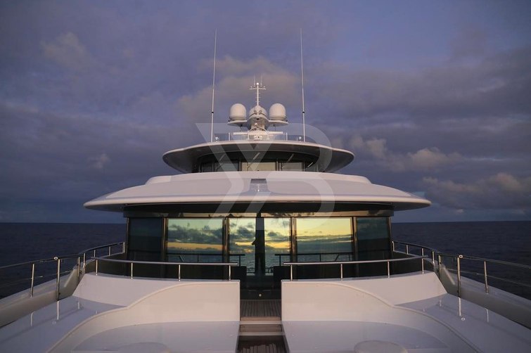 Plvs Vltra yacht exterior 31