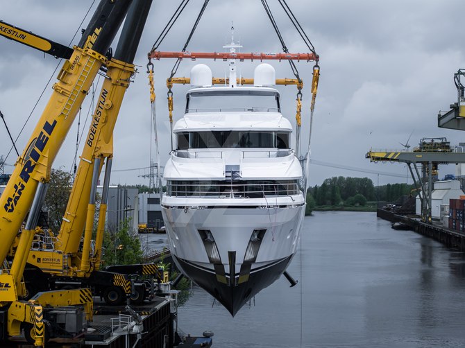 Moonshine yacht exterior 11