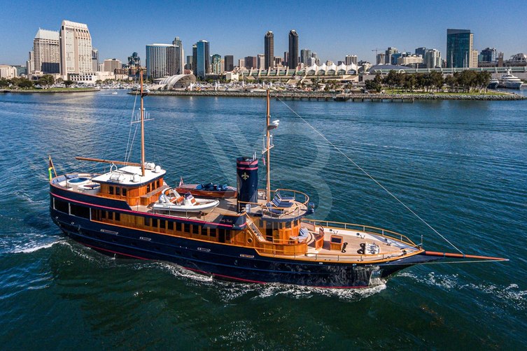 Lady Bahi yacht exterior 2