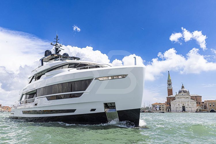 Vayus yacht exterior 53