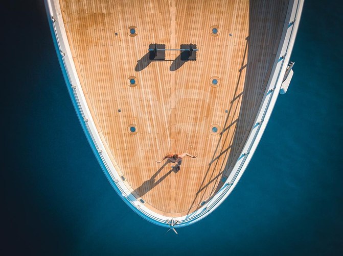 Lionheart yacht interior 10