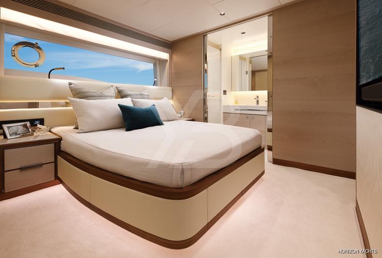 Horizon FD100 /913 yacht interior 14