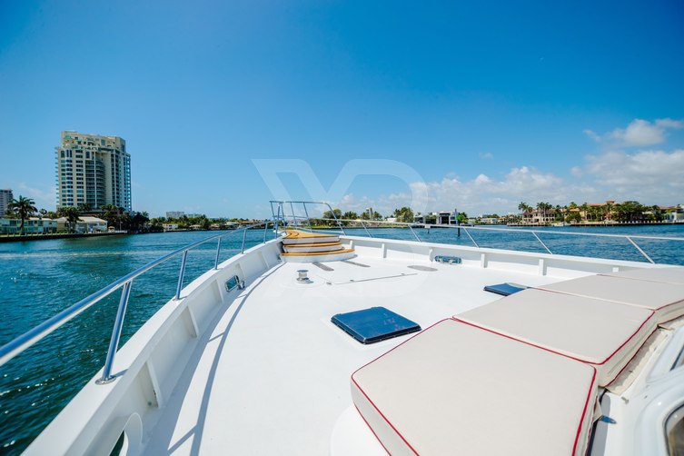 No Boundaries yacht exterior 3