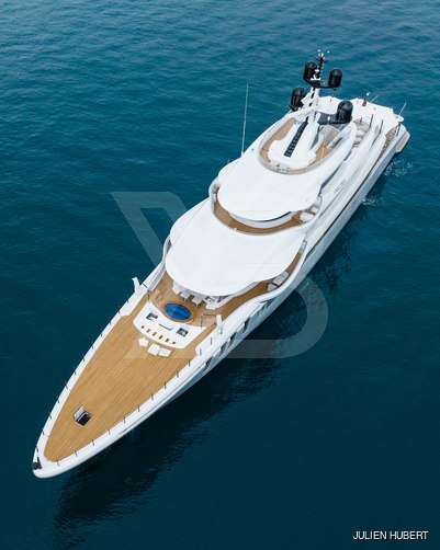 Roe yacht exterior 16