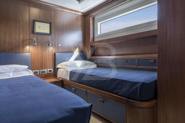 Crowbridge yacht interior 31