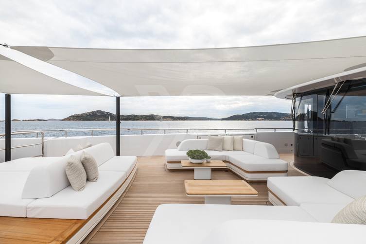 Asani yacht interior 34