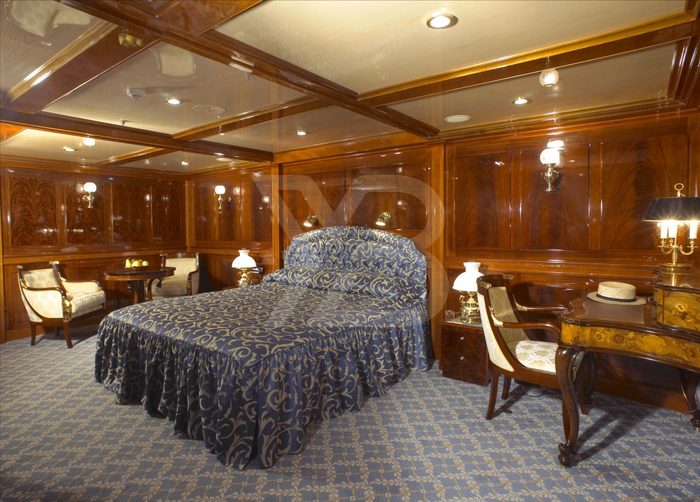 SS Delphine yacht interior 21