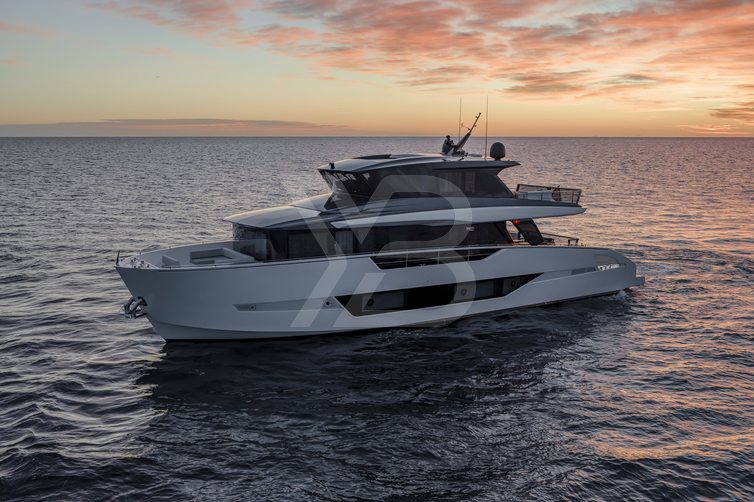 Sonrisa yacht exterior 2