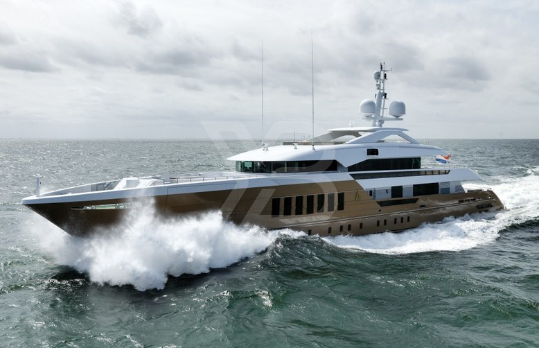 Azamanta yacht exterior 9