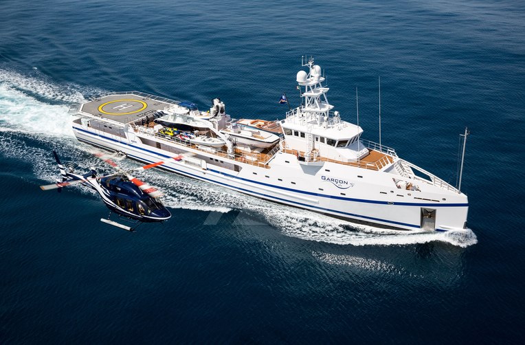 Garcon yacht exterior 2