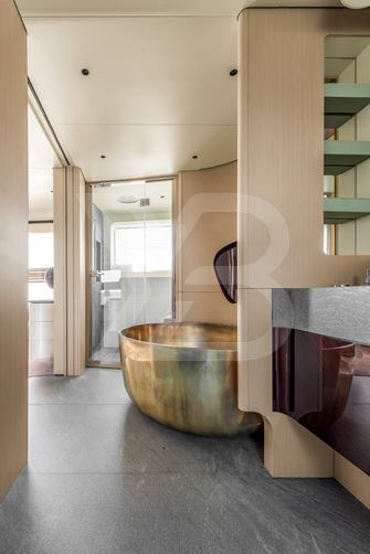Tanelorn yacht interior 23