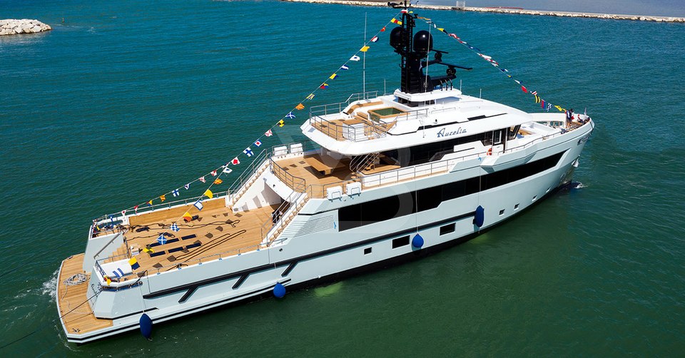 Aurelia yacht exterior 3