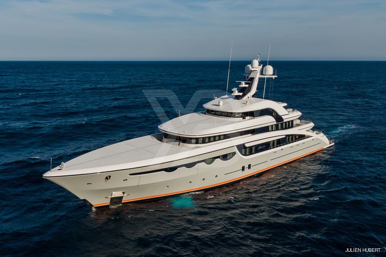 Starlust yacht exterior 98