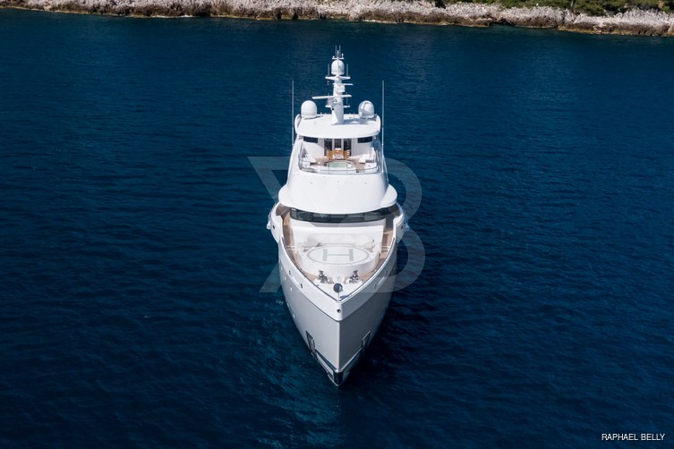 Stardust yacht exterior 3