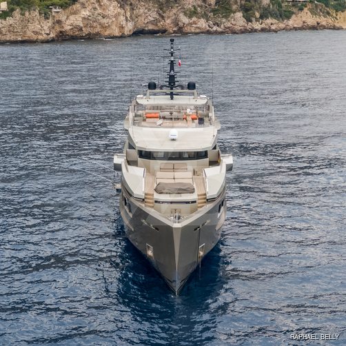 Maverick yacht exterior 3