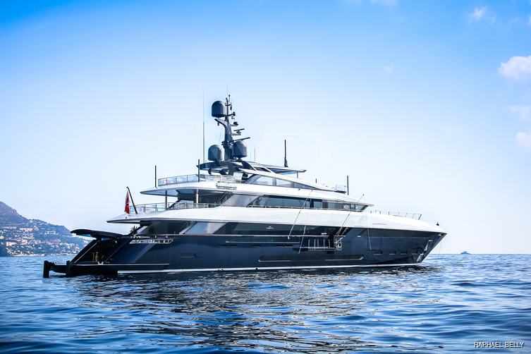 N2H yacht exterior 12