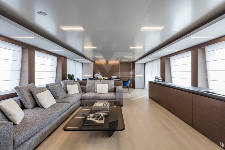 Roma VII yacht interior 3