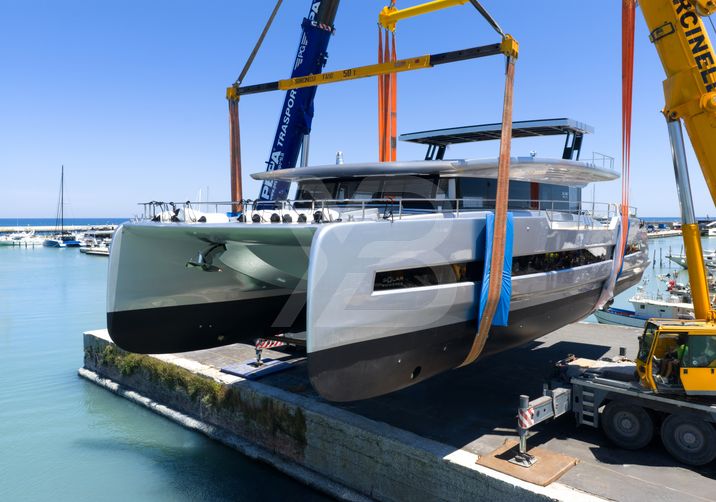 Sundance yacht exterior 14