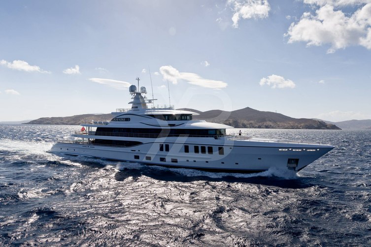 Plvs Vltra yacht exterior 58