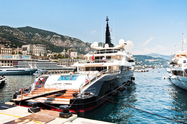 Alfa Nero yacht exterior 9