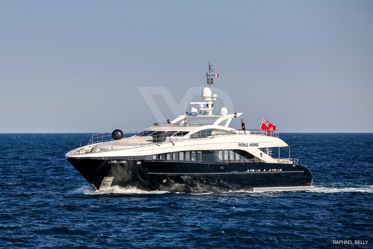 Ailish V yacht exterior 2